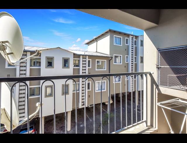 2 BEDROOM APARTMENT FOR SALE IN FERNDALE